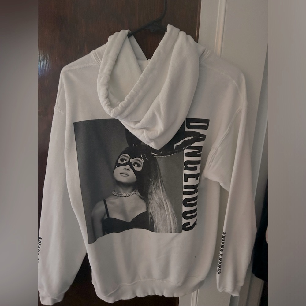 ariana grande dangerous woman tour hoodie